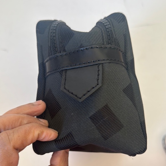 Burberry Fragrances Black Mens travel bag - Picture 6 of 14